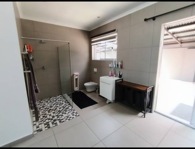 3 BEDROOM HOUSE FOR SALE IN SOUTH CREST
